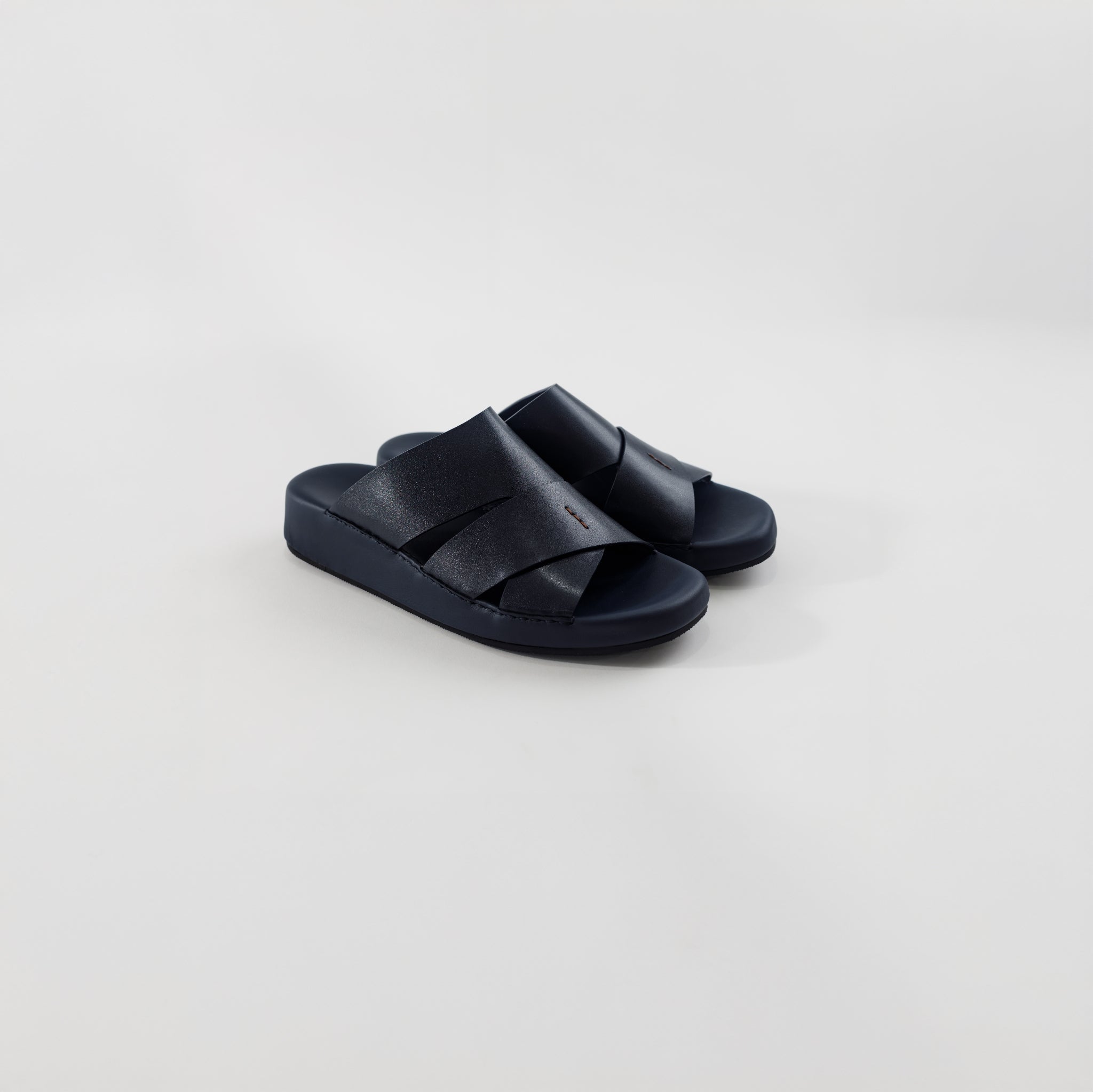 Trendy Arabic Sandal by Piel